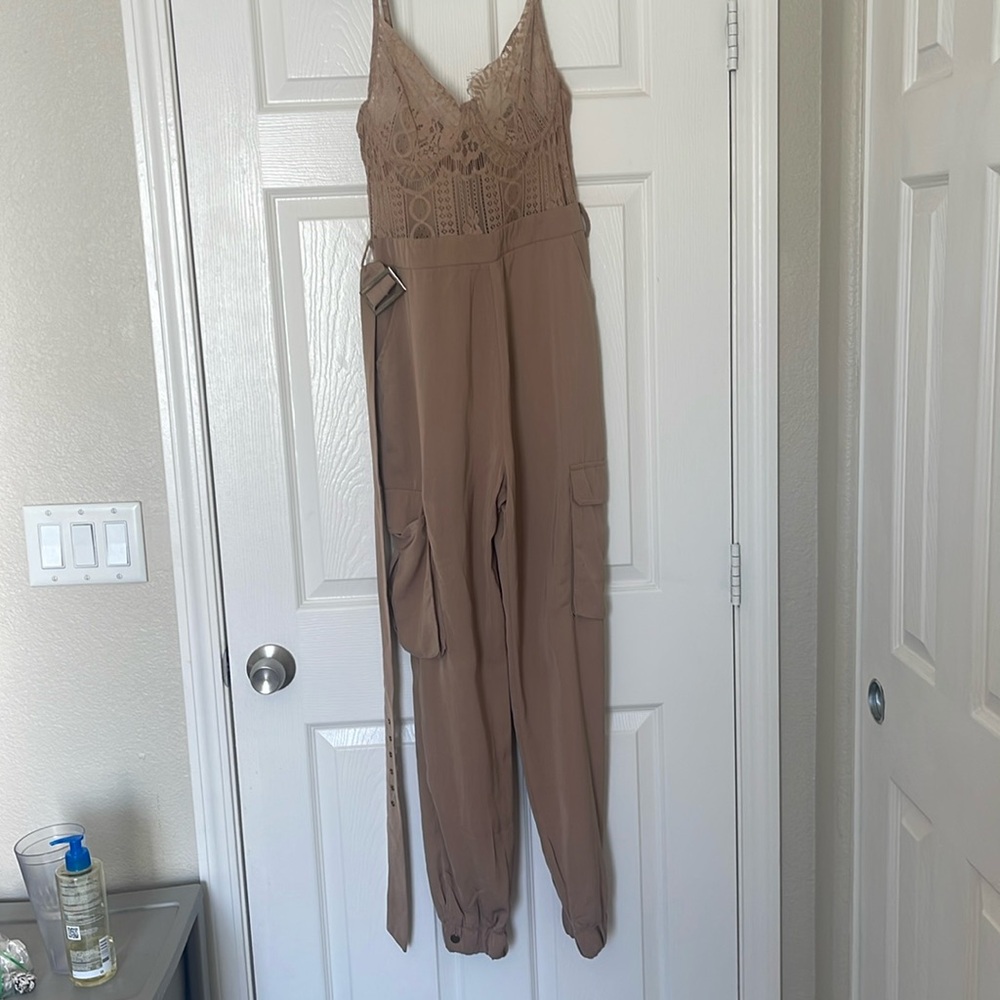 Light brown lace jumper/with belt attachment
